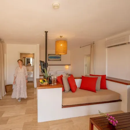 4reasons + Bistro | 12+ Hotel Yalıkavak