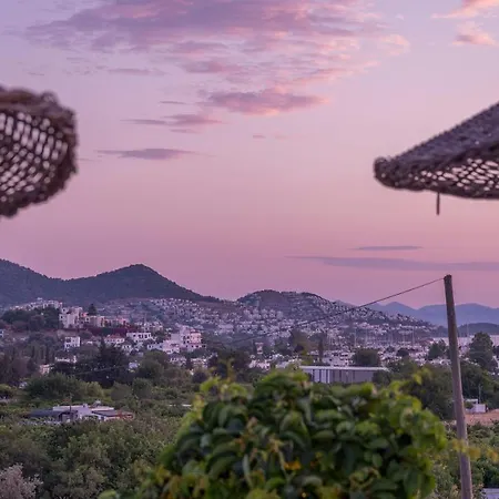 4reasons + Bistro | 12+ Hotel 4*