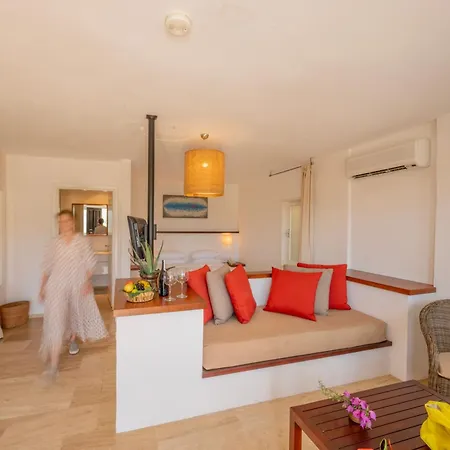 Hotel 4reasons + Bistro | 12+ Yalıkavak