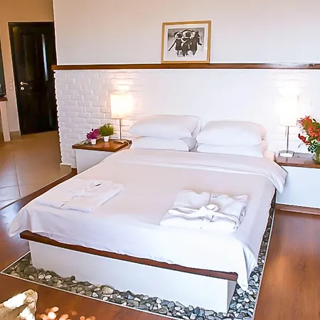 Hotel 4reasons + Bistro | 12+ Yalıkavak