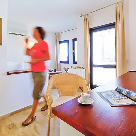 Hotel 4reasons + Bistro | 12+