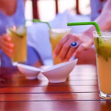 4reasons + Bistro | 12+ 호텔 얄리카베크