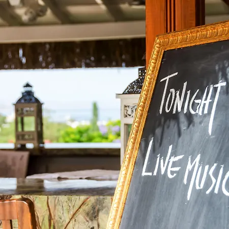 4reasons + Bistro | 12+ Hotel 4*