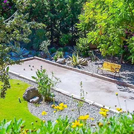 호텔 4reasons + Bistro | 12+ 4*