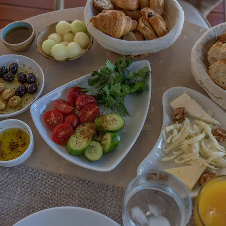 Hotel 4reasons + Bistro | 12+