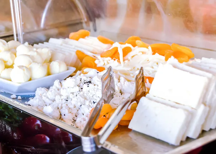 4reasons + Bistro | 12+ Hotel