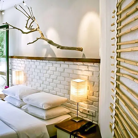 4reasons + Bistro | 12+ Otel 4*