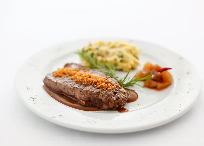 فندق 4reasons + Bistro | 12+ يالِكافاك