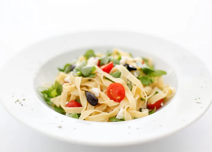 فندق 4reasons + Bistro | 12+ يالِكافاك