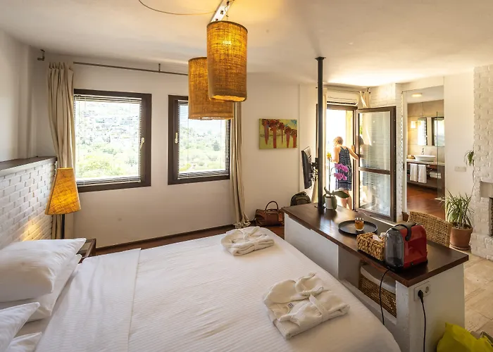 Hotel 4reasons + Bistro | 12+
